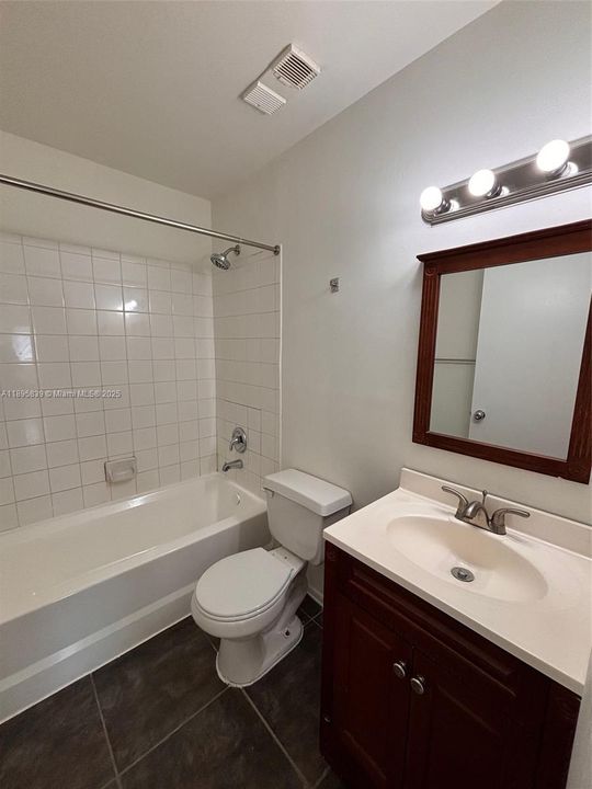 Недавно арендовано: $1,900 (3 спален, 2 ванн, 930 Квадратных фут)