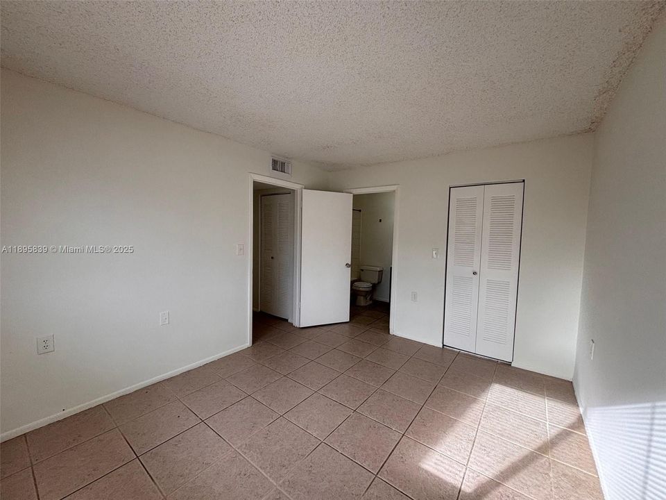 Недавно арендовано: $1,900 (3 спален, 2 ванн, 930 Квадратных фут)