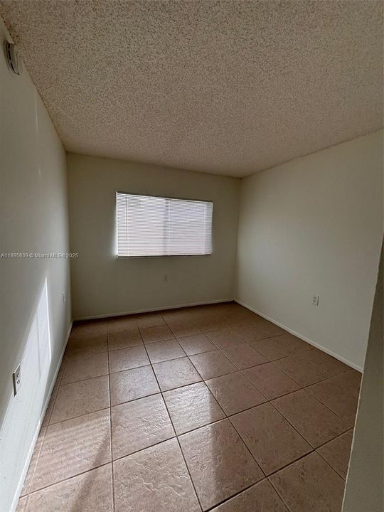 Недавно арендовано: $1,900 (3 спален, 2 ванн, 930 Квадратных фут)