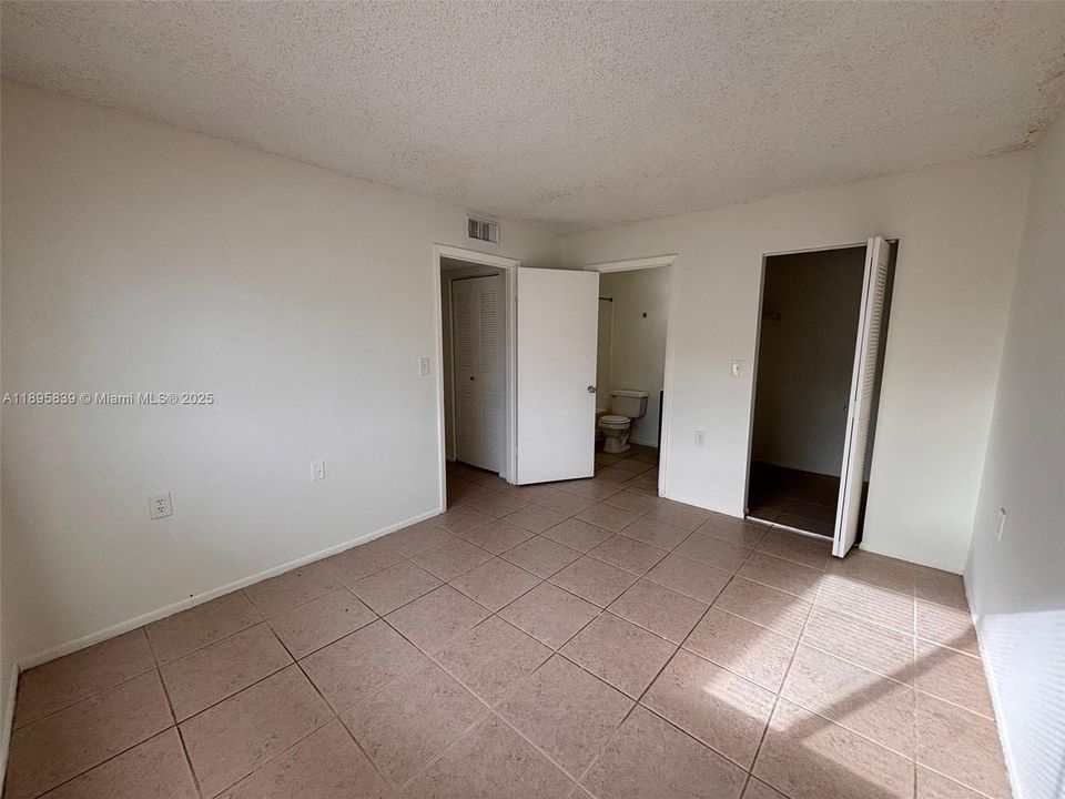 Недавно арендовано: $1,900 (3 спален, 2 ванн, 930 Квадратных фут)