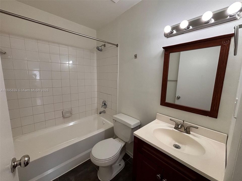 Недавно арендовано: $1,900 (3 спален, 2 ванн, 930 Квадратных фут)