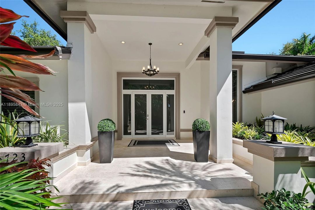 For Sale: $1,825,000 (5 beds, 4 baths, 3535 Square Feet)