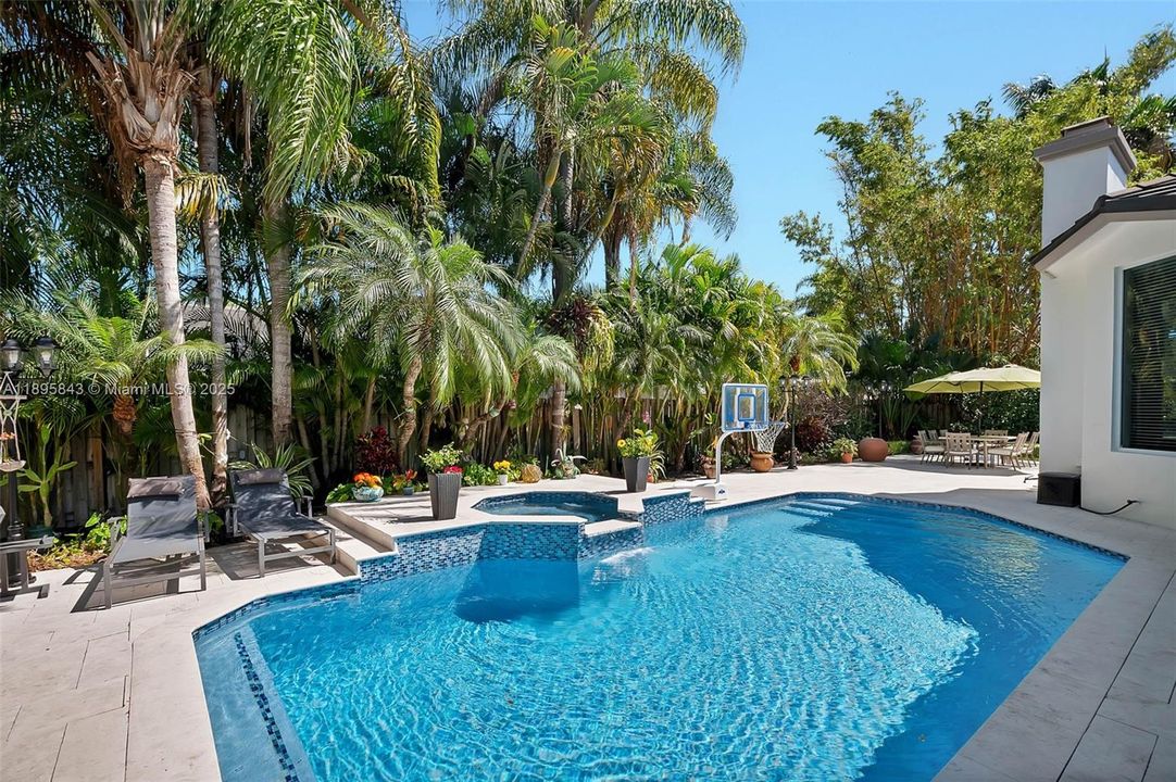 For Sale: $1,825,000 (5 beds, 4 baths, 3535 Square Feet)