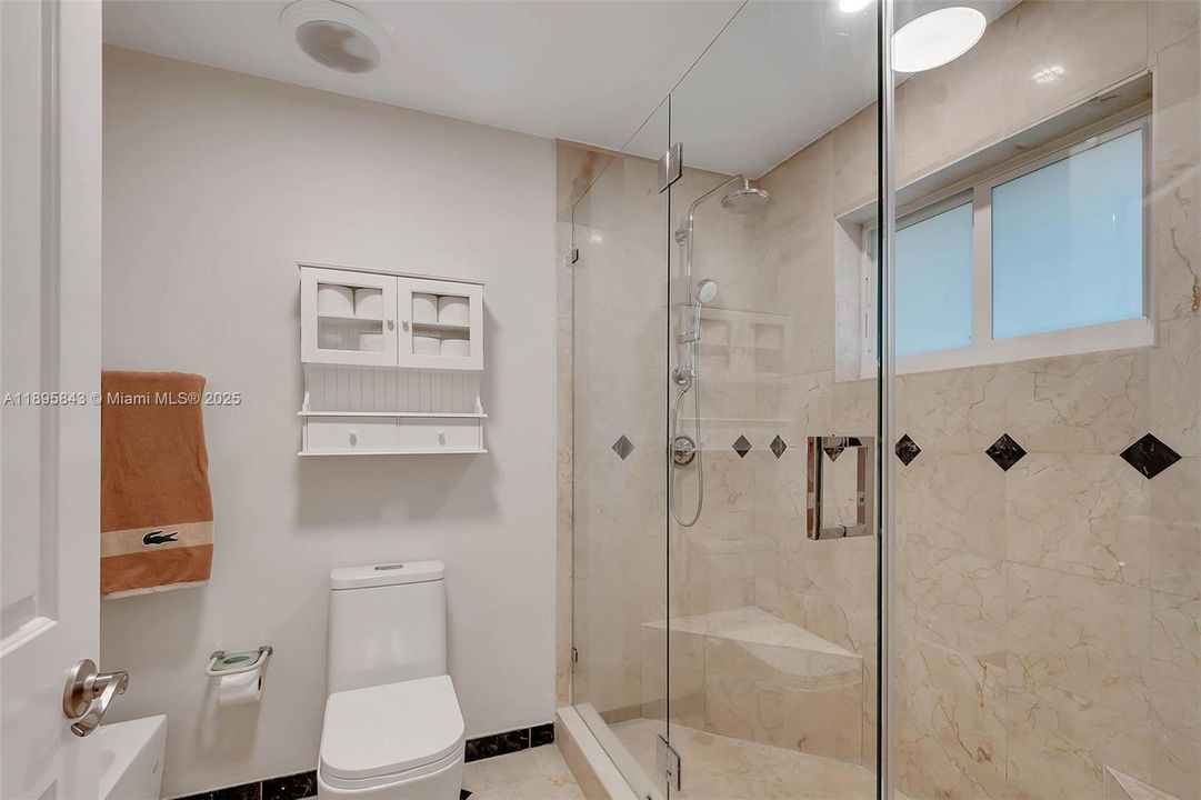 For Sale: $1,825,000 (5 beds, 4 baths, 3535 Square Feet)