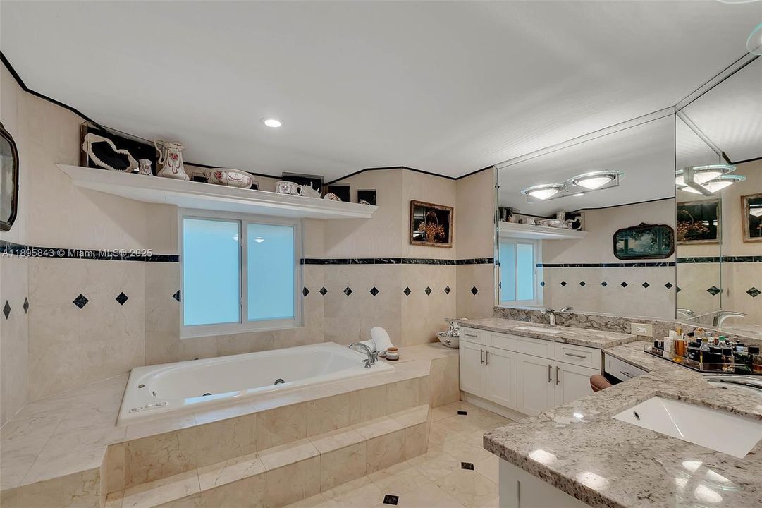 For Sale: $1,825,000 (5 beds, 4 baths, 3535 Square Feet)