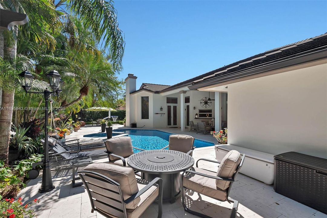 For Sale: $1,825,000 (5 beds, 4 baths, 3535 Square Feet)