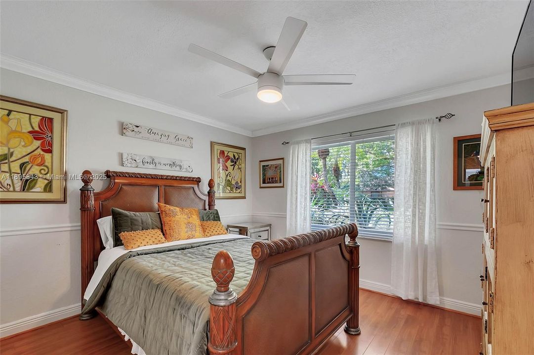 For Sale: $1,825,000 (5 beds, 4 baths, 3535 Square Feet)