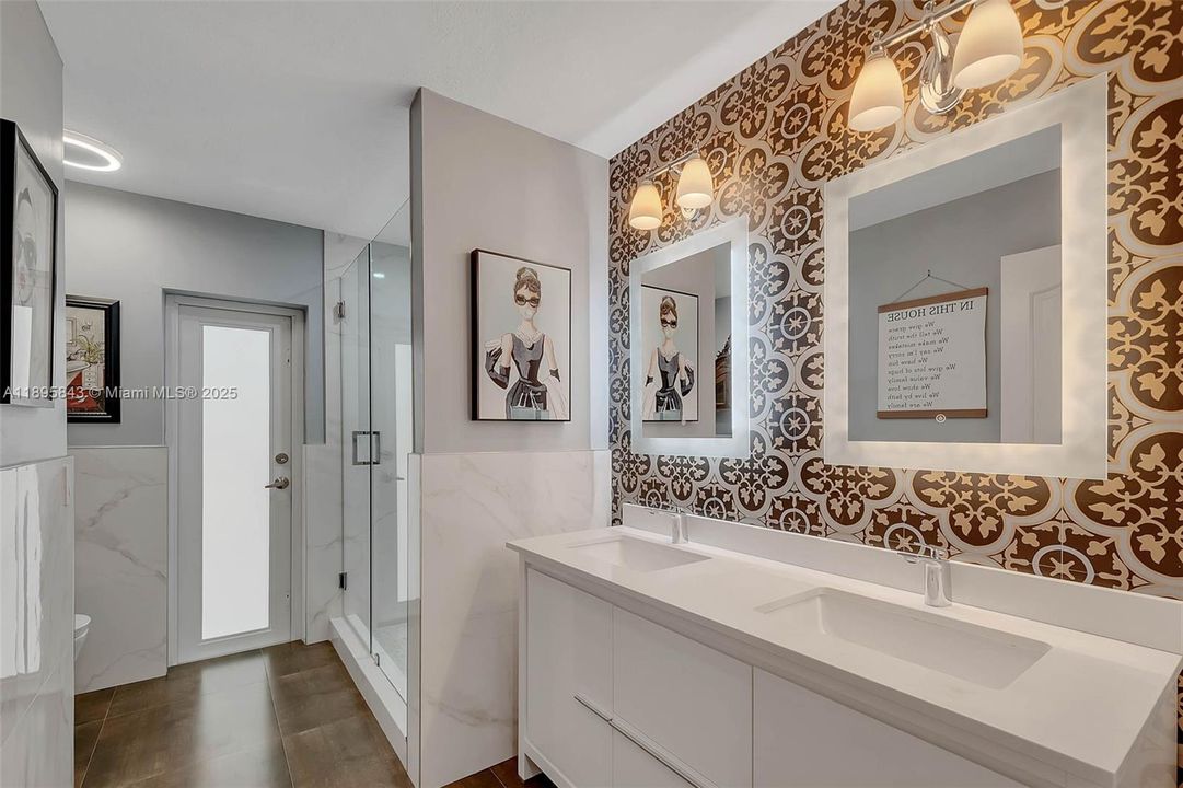 For Sale: $1,825,000 (5 beds, 4 baths, 3535 Square Feet)