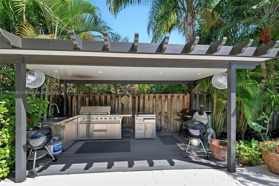 For Sale: $1,825,000 (5 beds, 4 baths, 3535 Square Feet)