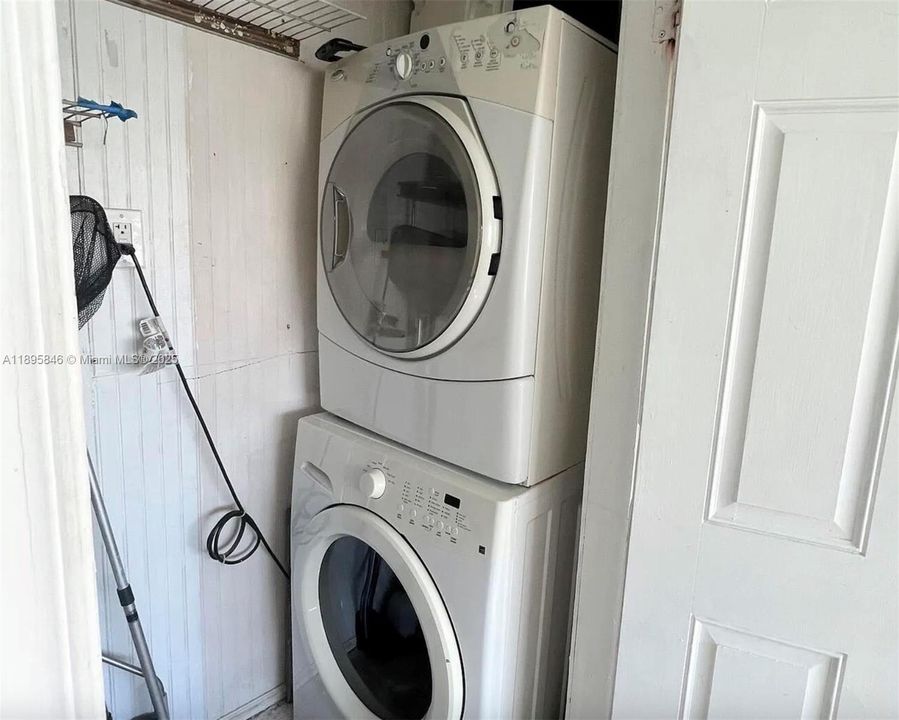 En Venta: $537,000 (2 camas, 1 baños, 750 Pies cuadrados)