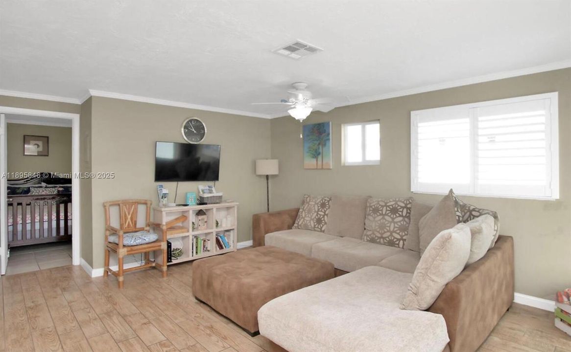 En Venta: $537,000 (2 camas, 1 baños, 750 Pies cuadrados)