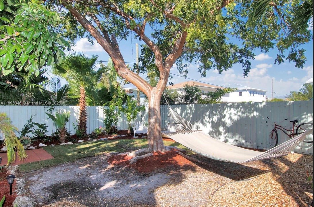 En Venta: $537,000 (2 camas, 1 baños, 750 Pies cuadrados)