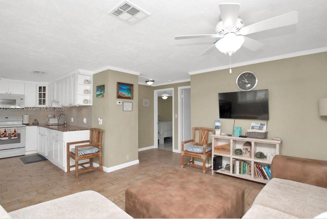 En Venta: $537,000 (2 camas, 1 baños, 750 Pies cuadrados)