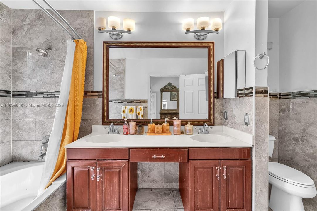 For Sale: $439,999 (3 beds, 2 baths, 1760 Square Feet)