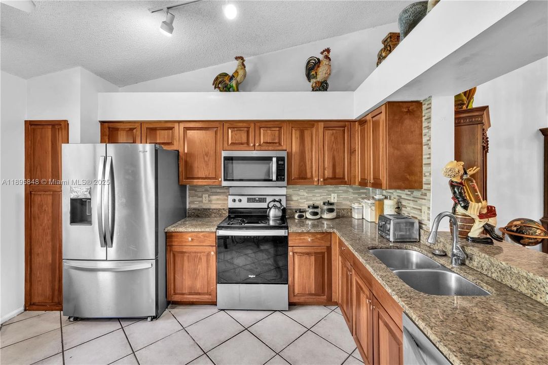 For Sale: $439,999 (3 beds, 2 baths, 1760 Square Feet)