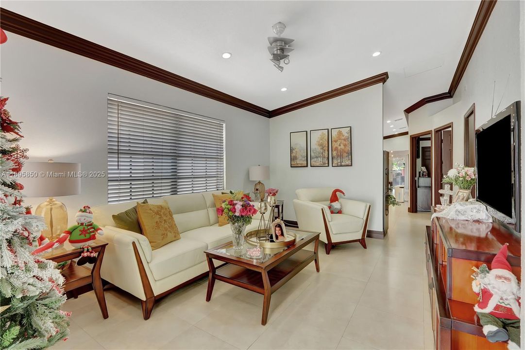 待售: $749,900 (0 贝兹, 0 浴室, 1757 平方英尺)