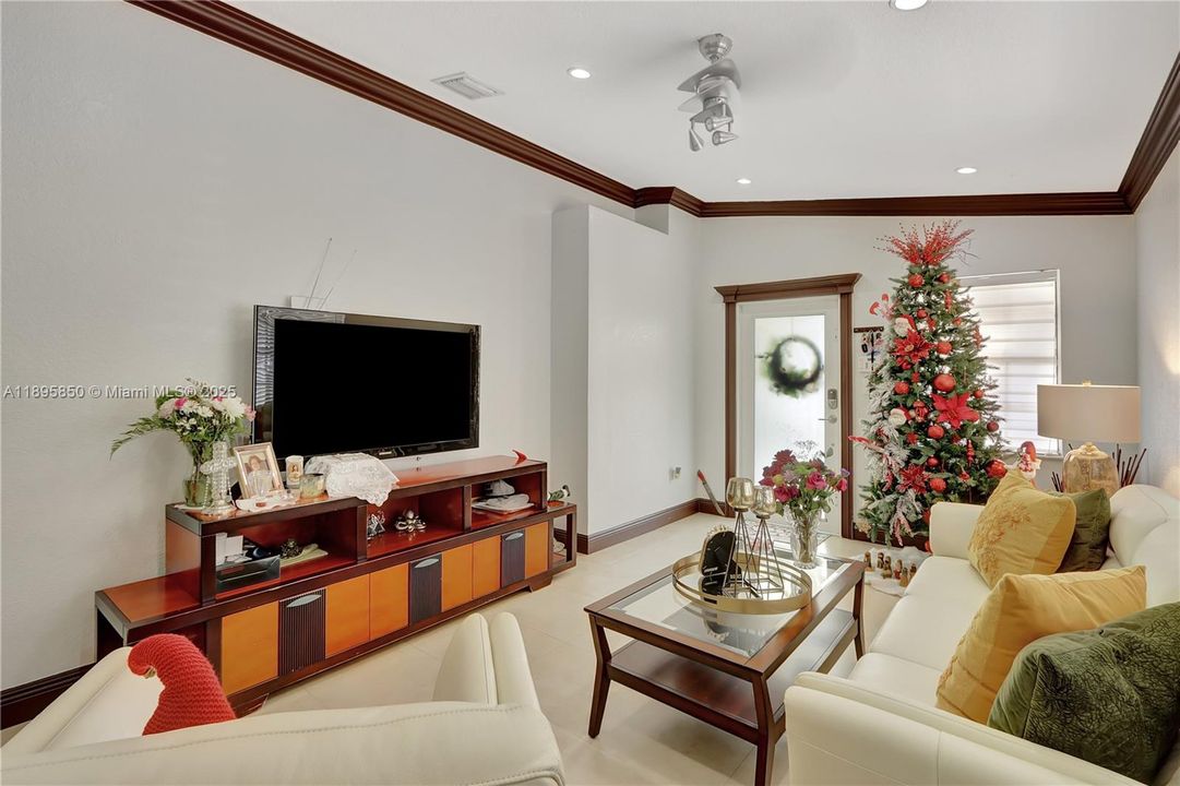 待售: $749,900 (0 贝兹, 0 浴室, 1757 平方英尺)