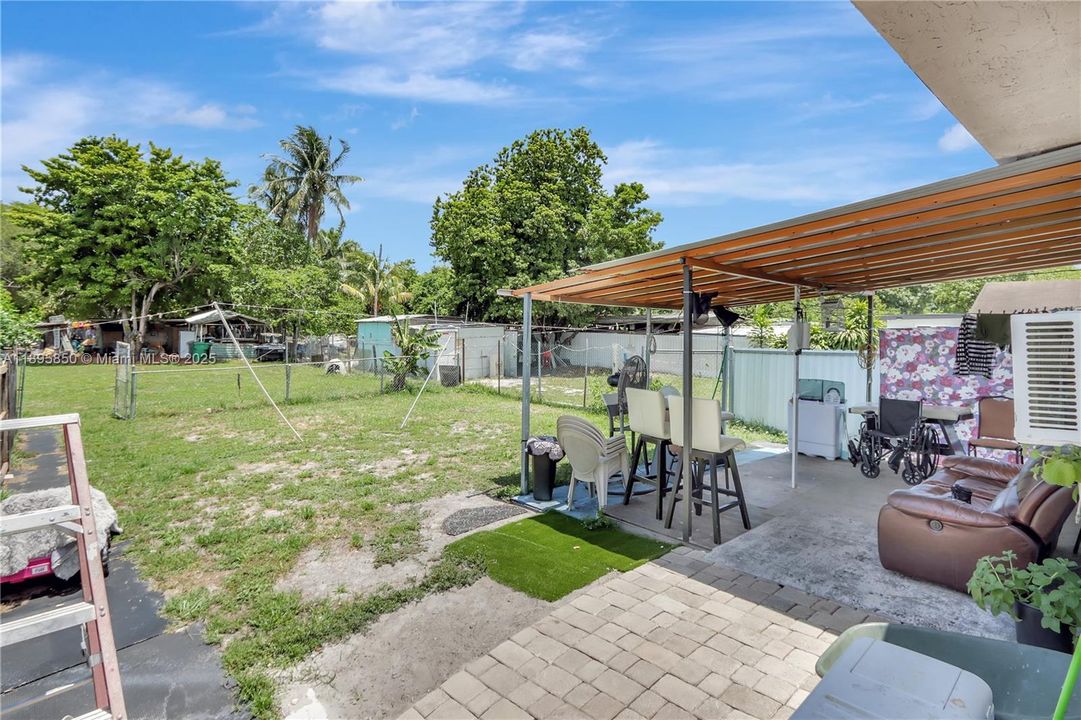 待售: $749,900 (0 贝兹, 0 浴室, 1757 平方英尺)