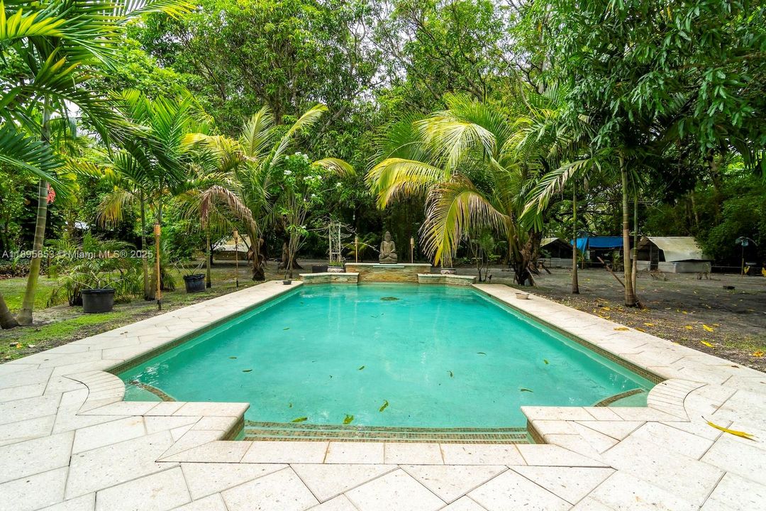 Под контрактом: $1,340,000 (4 спален, 3 ванн, 2882 Квадратных фут)