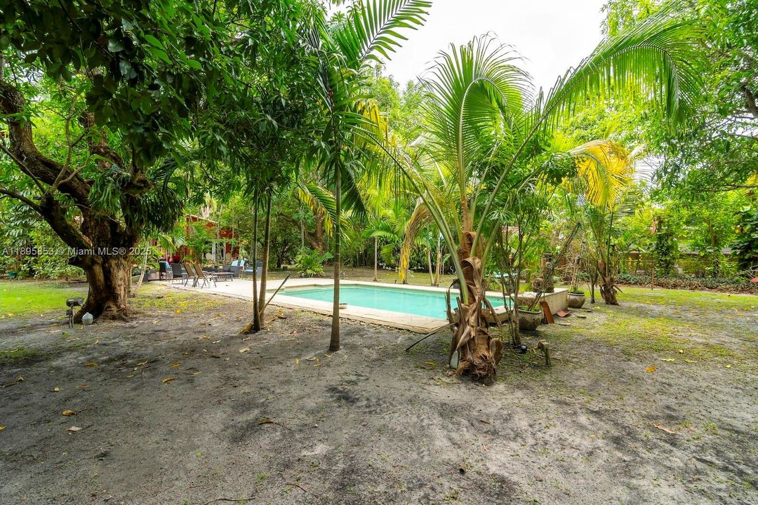 Под контрактом: $1,340,000 (4 спален, 3 ванн, 2882 Квадратных фут)