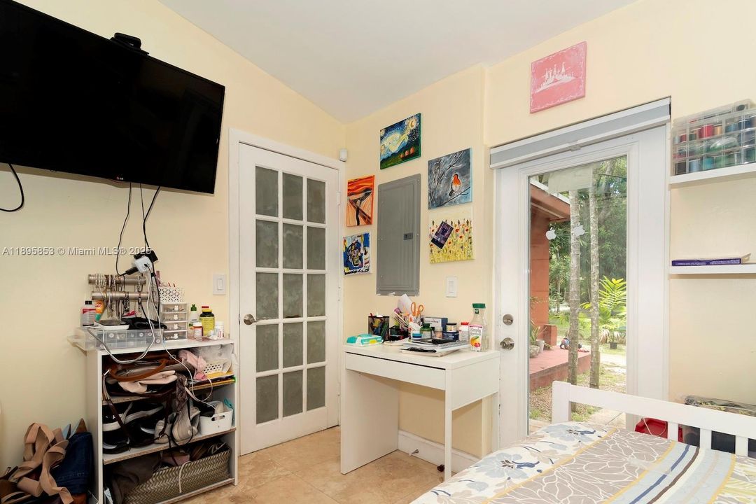 Под контрактом: $1,340,000 (4 спален, 3 ванн, 2882 Квадратных фут)