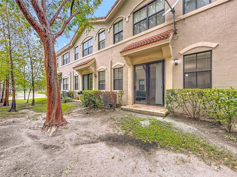 На продажу: $405,000 (3 спален, 2 ванн, 1420 Квадратных фут)