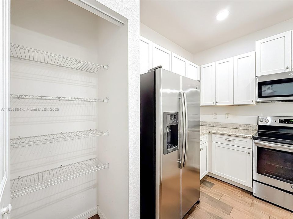 На продажу: $405,000 (3 спален, 2 ванн, 1420 Квадратных фут)