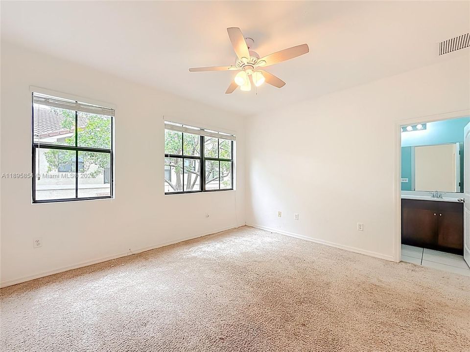 На продажу: $405,000 (3 спален, 2 ванн, 1420 Квадратных фут)