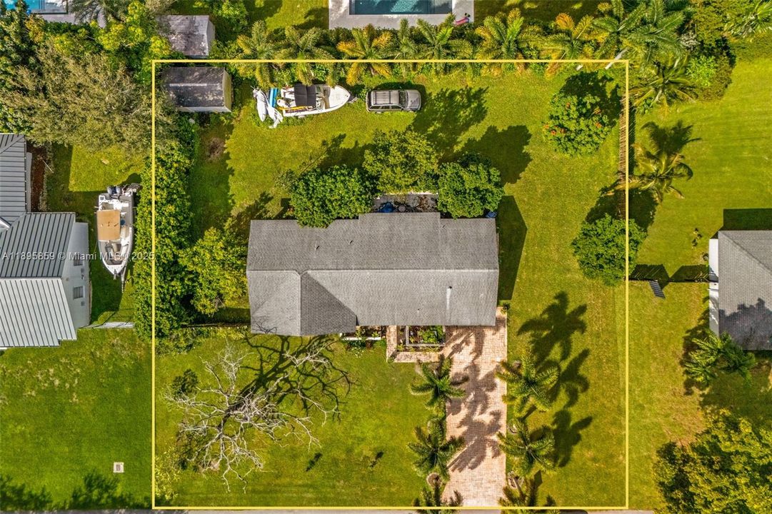 Active With Contract: $699,000 (3 beds, 2 baths, 1304 Square Feet)