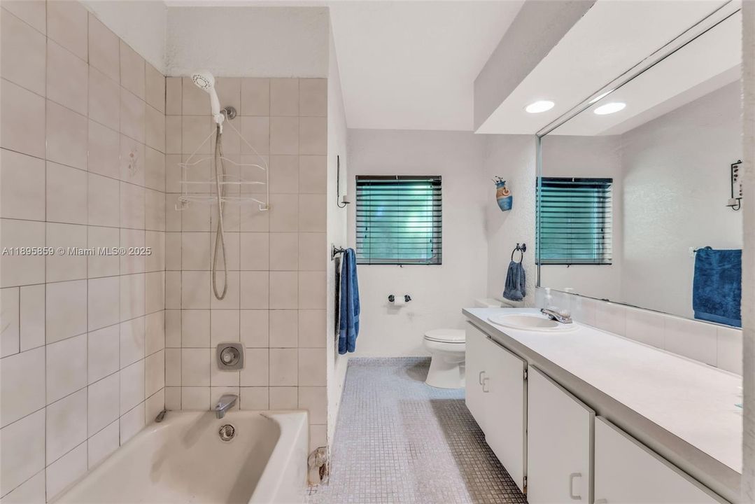 Active With Contract: $699,000 (3 beds, 2 baths, 1304 Square Feet)