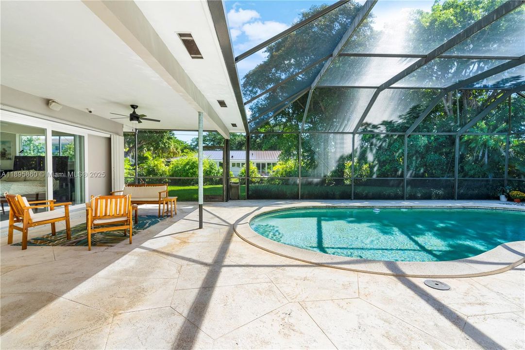 Active With Contract: $979,000 (3 beds, 2 baths, 1592 Square Feet)