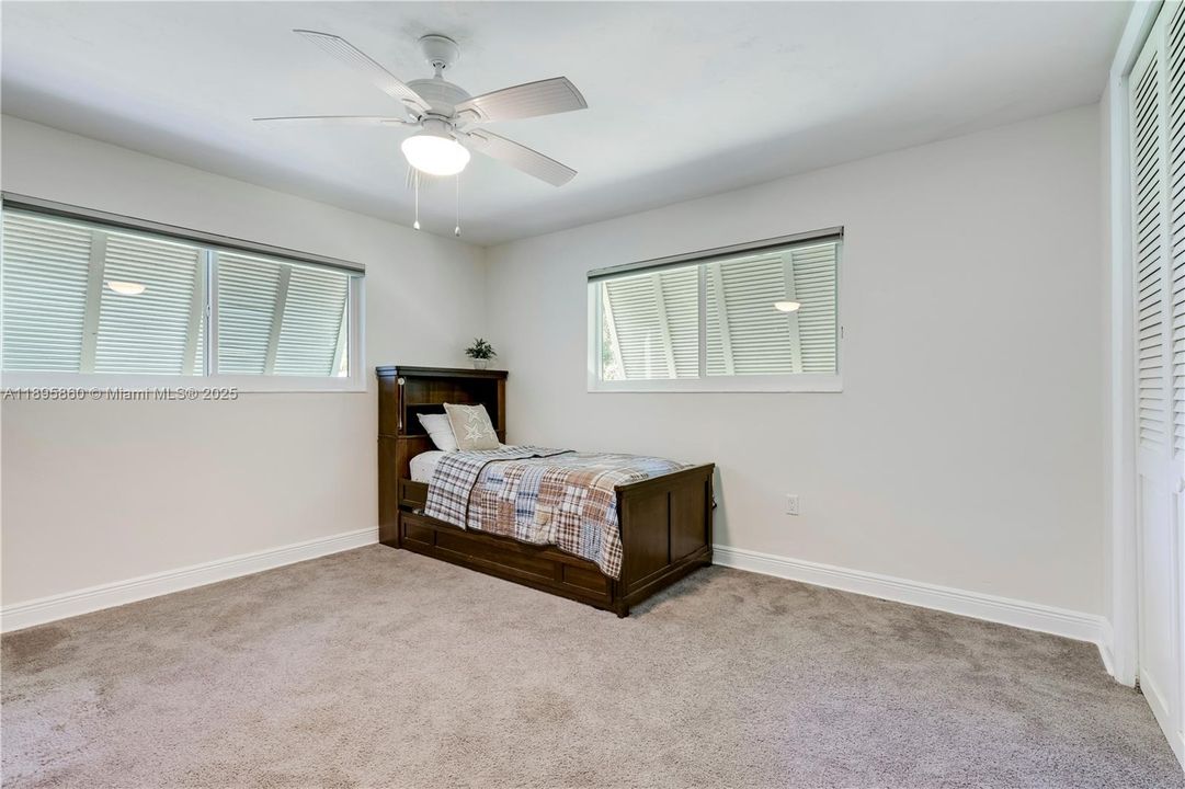 Active With Contract: $979,000 (3 beds, 2 baths, 1592 Square Feet)