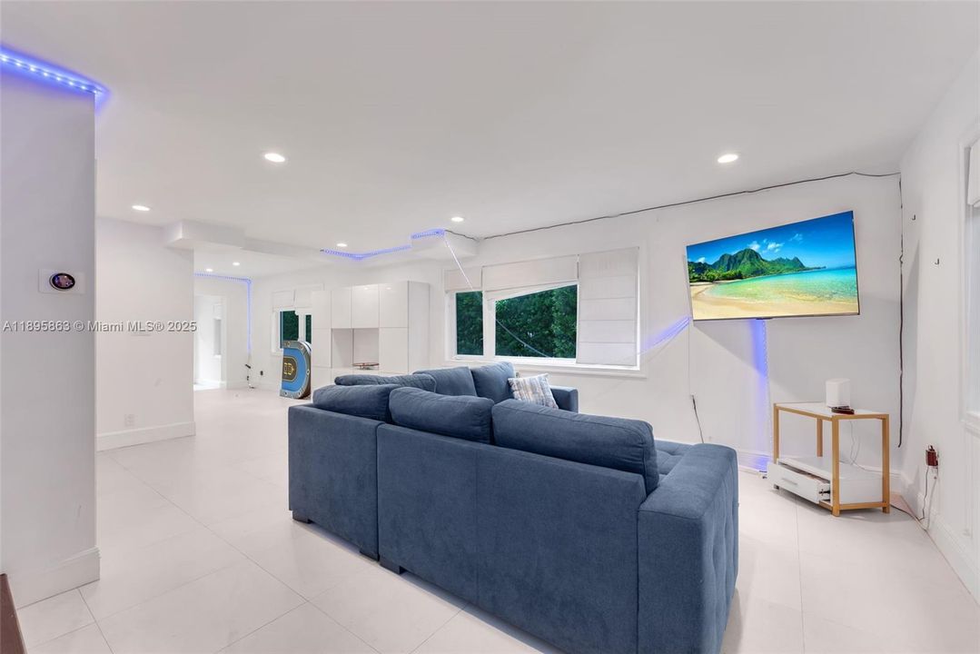 For Sale: $3,499,000 (0 beds, 0 baths, 3740 Square Feet)