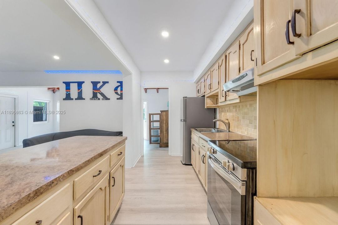 For Sale: $3,499,000 (0 beds, 0 baths, 3740 Square Feet)