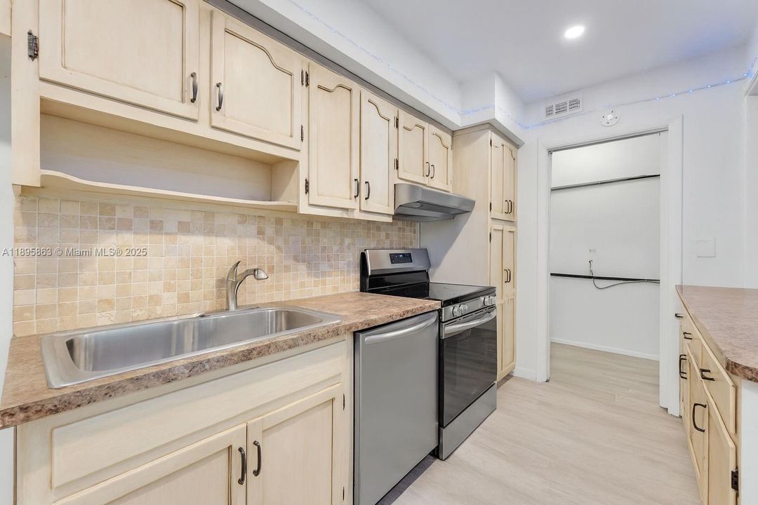 For Sale: $3,499,000 (0 beds, 0 baths, 3740 Square Feet)