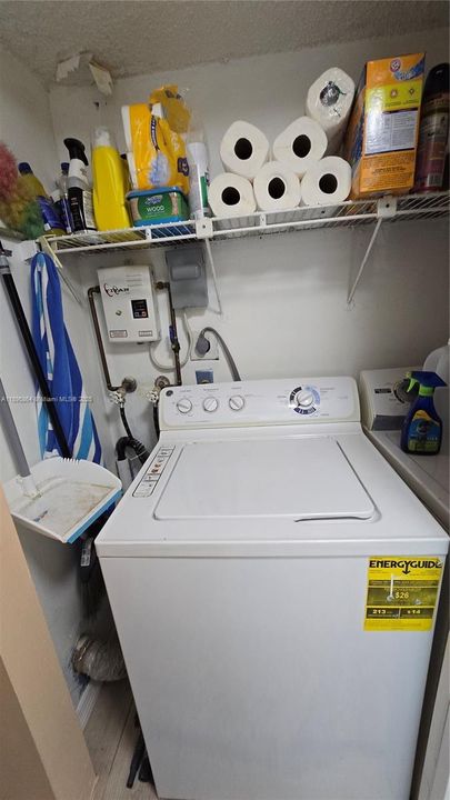 For Rent: $2,300 (2 beds, 1 baths, 946 Square Feet)