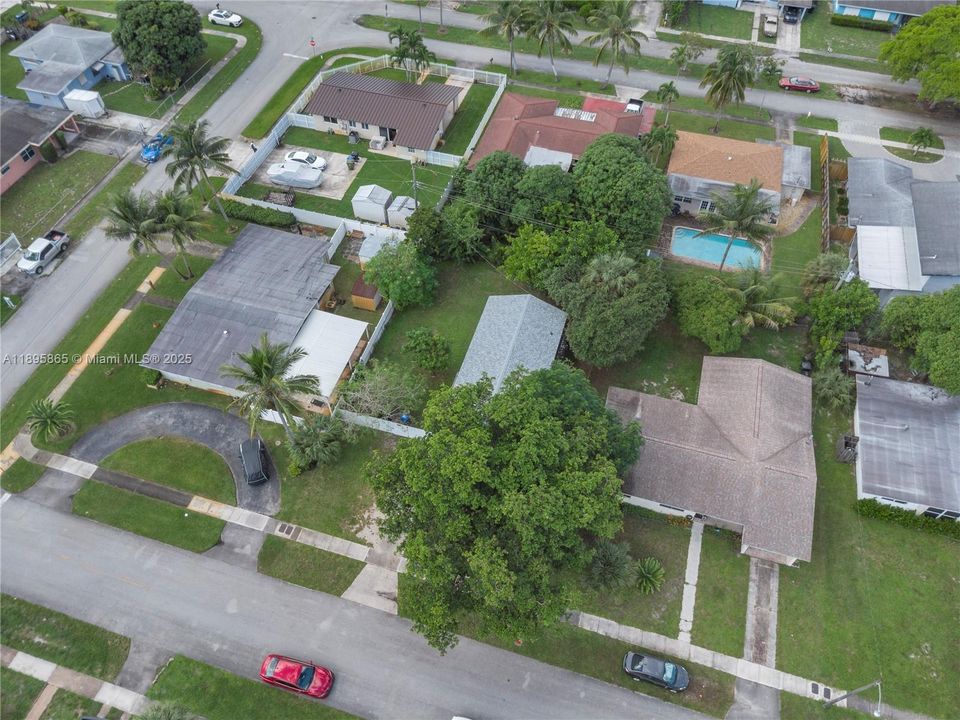 For Sale: $378,000 (4 beds, 2 baths, 1162 Square Feet)