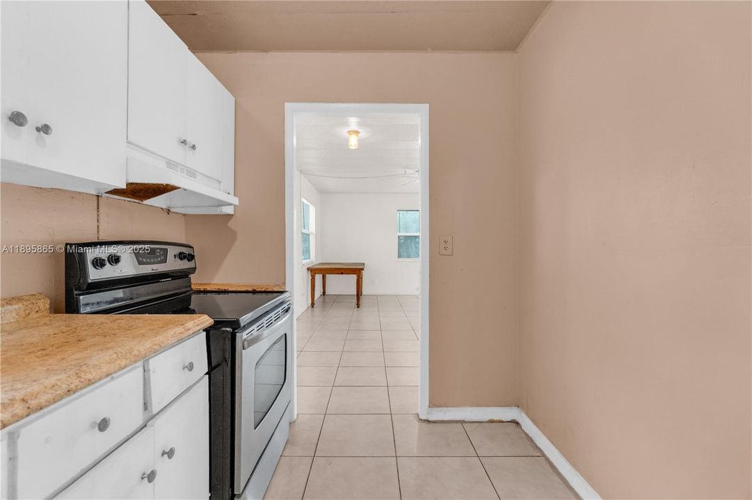 For Sale: $378,000 (4 beds, 2 baths, 1162 Square Feet)