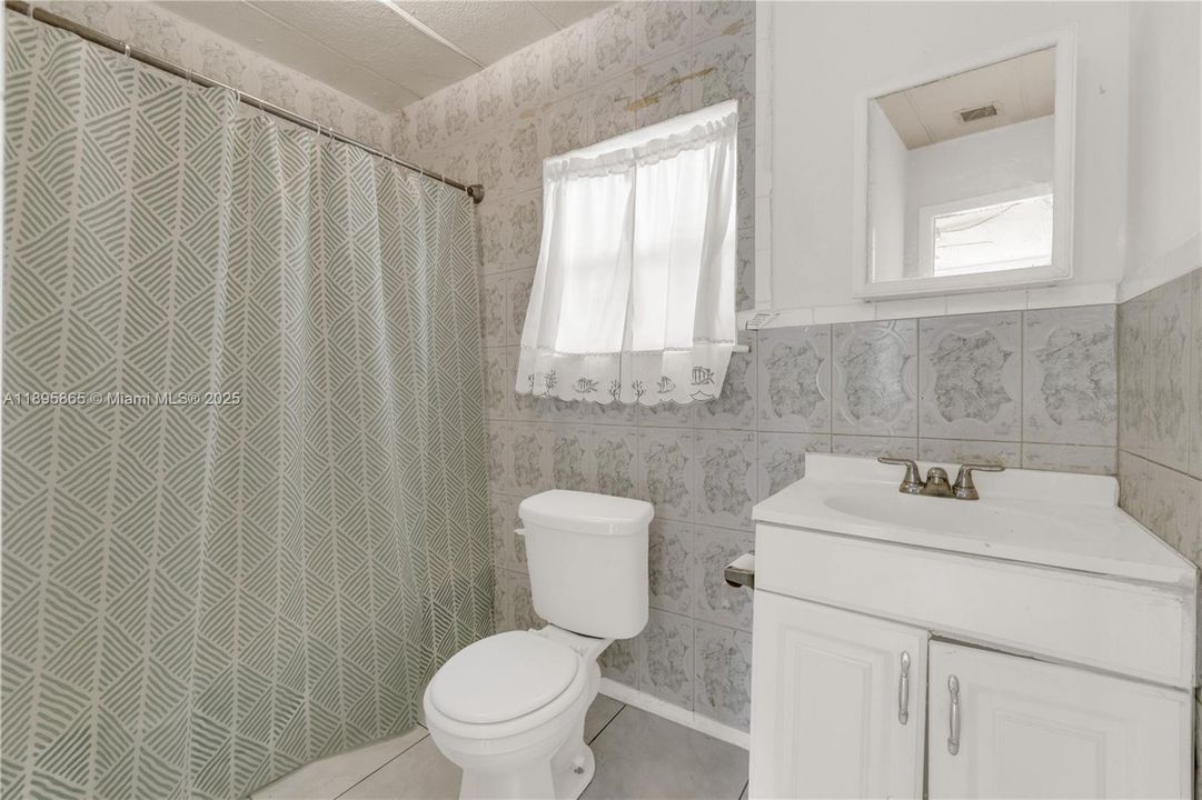 For Sale: $378,000 (4 beds, 2 baths, 1162 Square Feet)