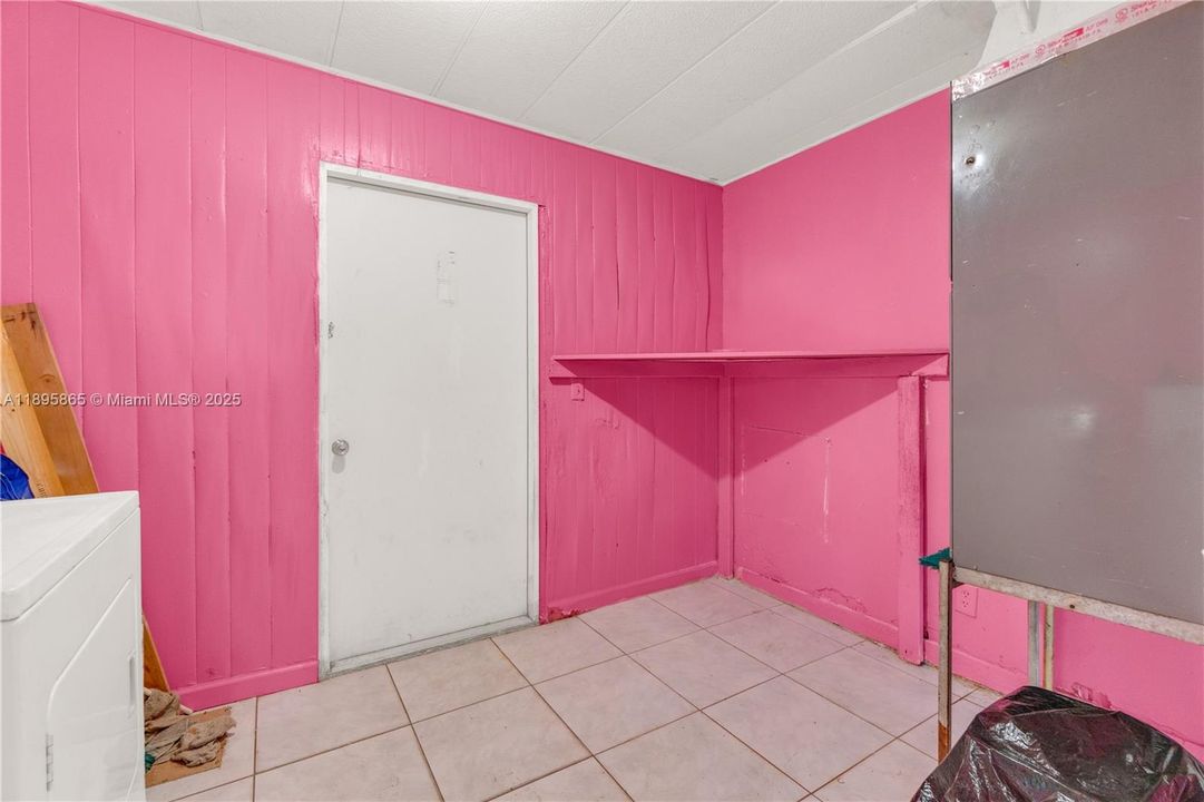 For Sale: $378,000 (4 beds, 2 baths, 1162 Square Feet)