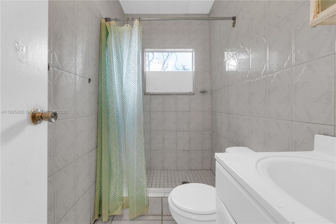 For Sale: $378,000 (4 beds, 2 baths, 1162 Square Feet)