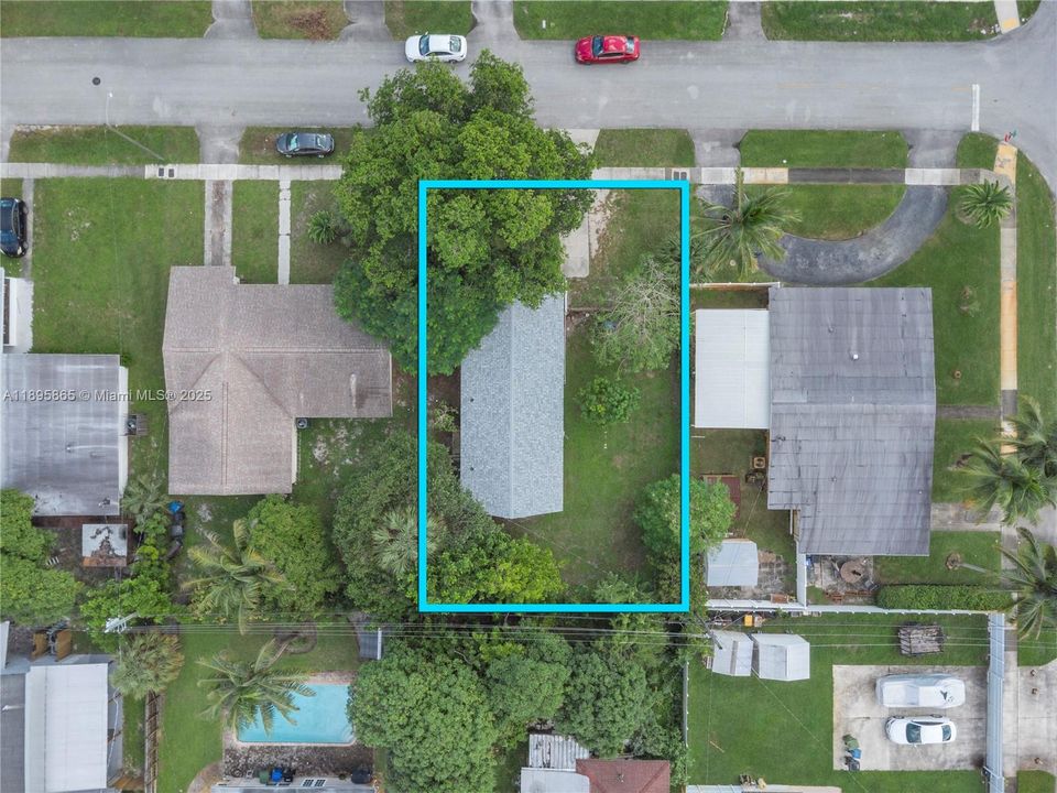 For Sale: $378,000 (4 beds, 2 baths, 1162 Square Feet)