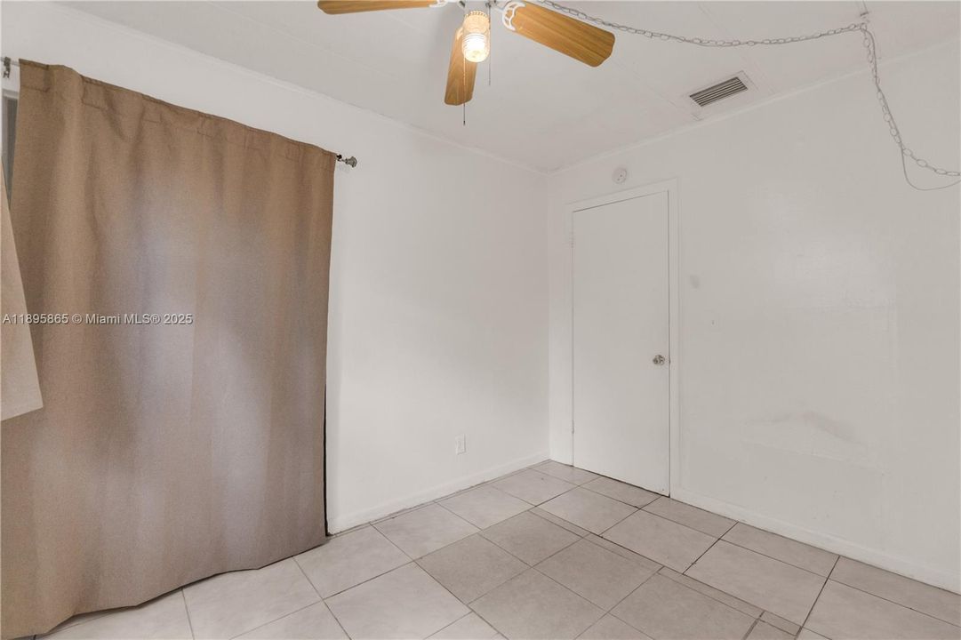 For Sale: $378,000 (4 beds, 2 baths, 1162 Square Feet)