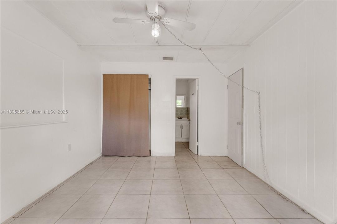 For Sale: $378,000 (4 beds, 2 baths, 1162 Square Feet)