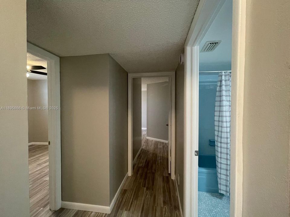 Recently Rented: $1,800 (2 beds, 2 baths, 1000 Square Feet)