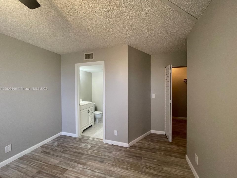 Recently Rented: $1,800 (2 beds, 2 baths, 1000 Square Feet)