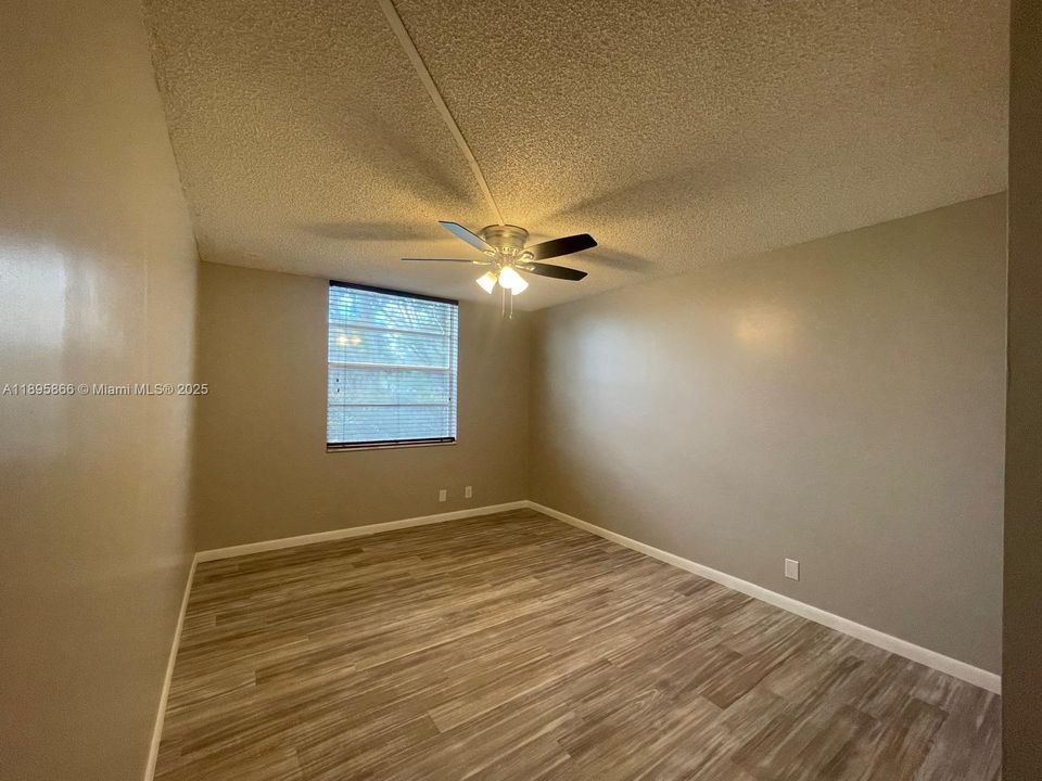 Recently Rented: $1,800 (2 beds, 2 baths, 1000 Square Feet)