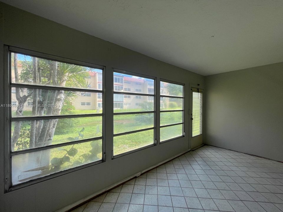 Recently Rented: $1,800 (2 beds, 2 baths, 1000 Square Feet)