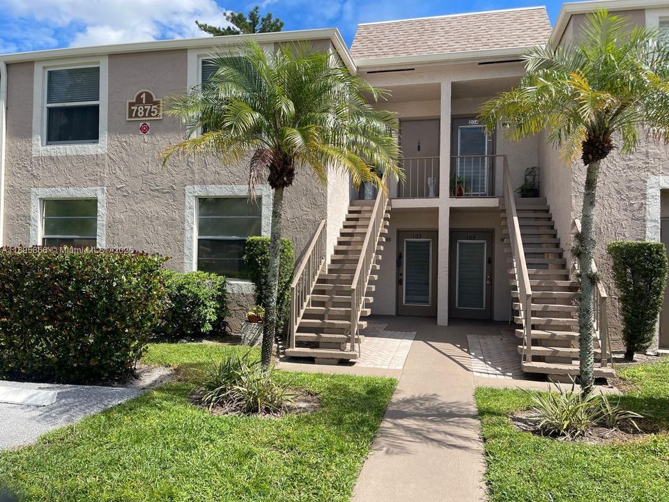 Recently Rented: $1,800 (2 beds, 2 baths, 1000 Square Feet)