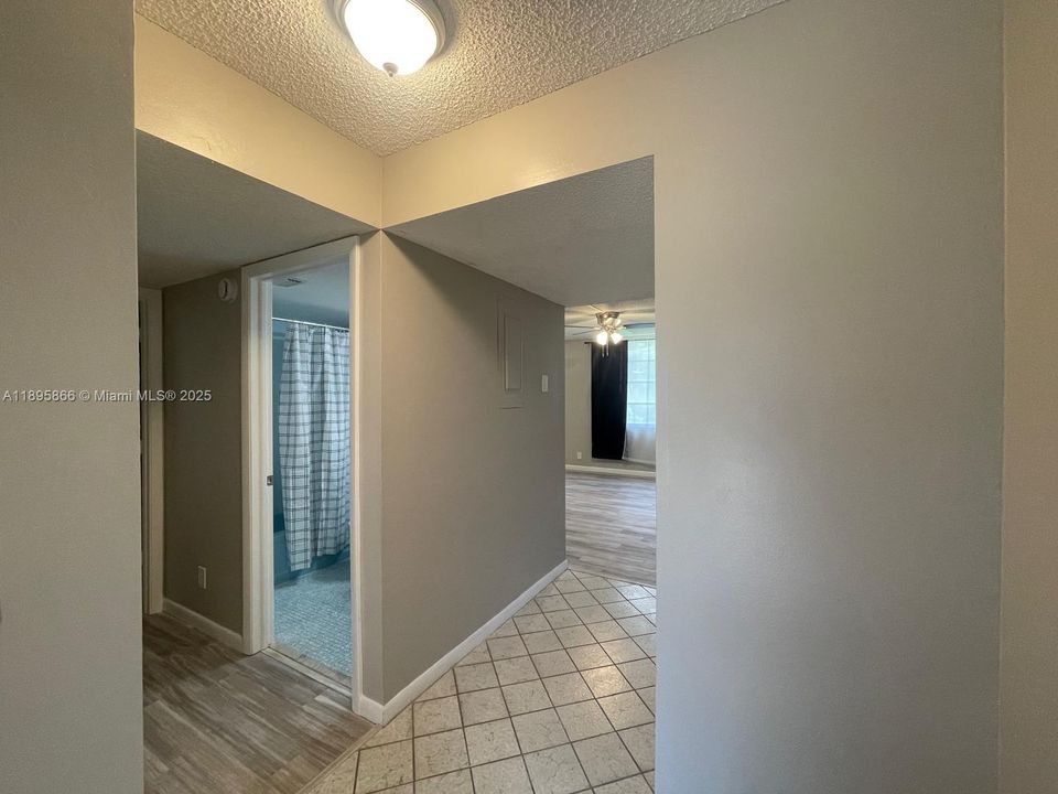 Recently Rented: $1,800 (2 beds, 2 baths, 1000 Square Feet)
